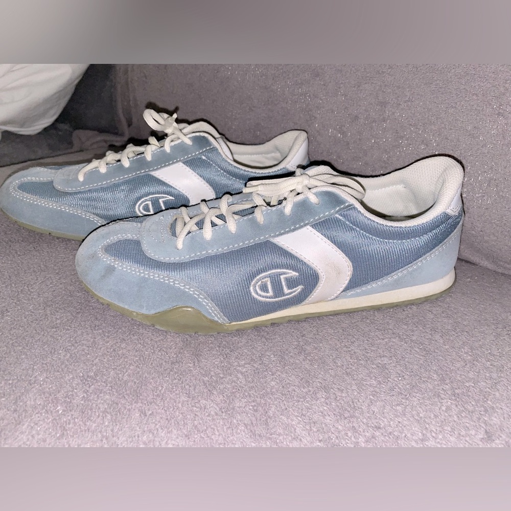 Vintage 90’s pair of Champion Size 8 shoes